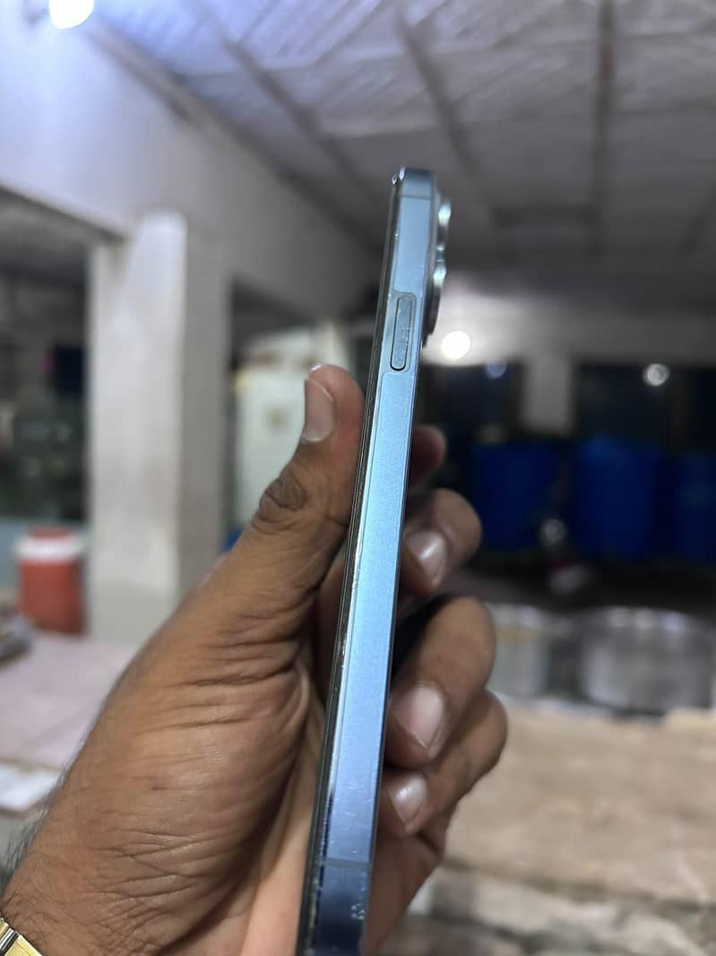 Apple iPhone 13 Pro Max 4