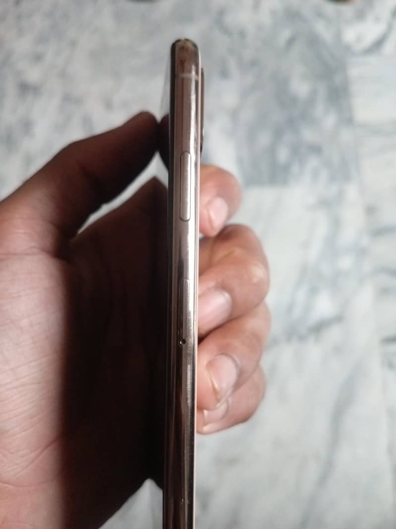 Apple iPhone X 3