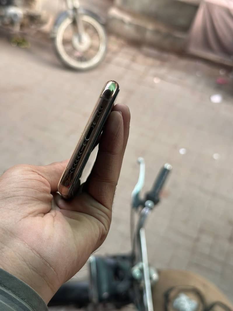 Apple iPhone 11 Pro 0