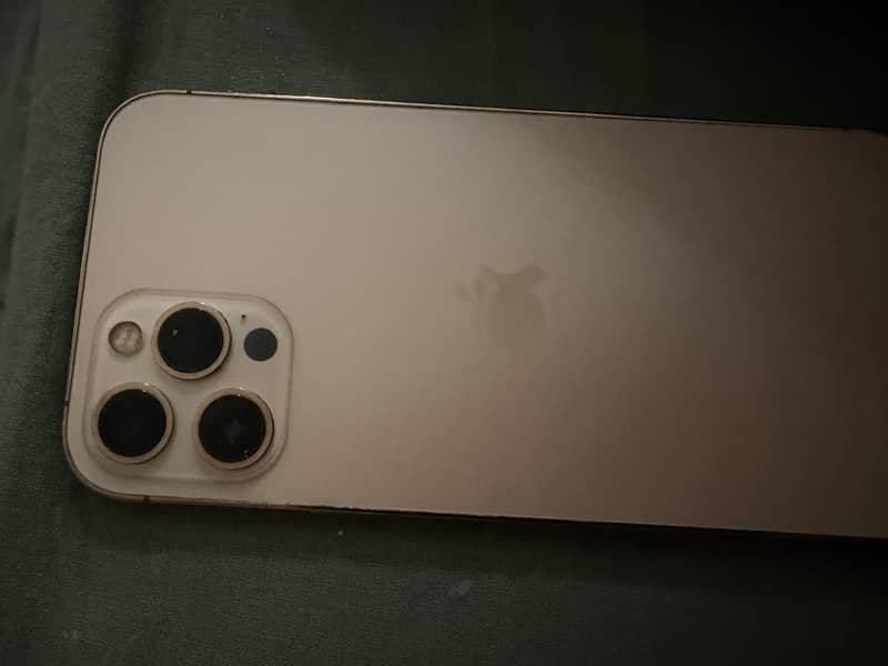 iPhone 12 Pro Max 0
