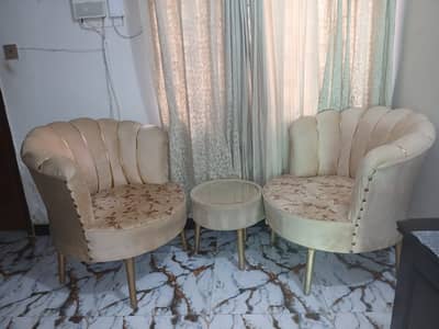 One year used cofiset chair set