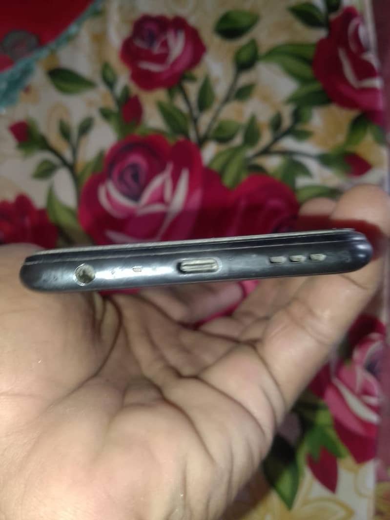 OPPO A76 0