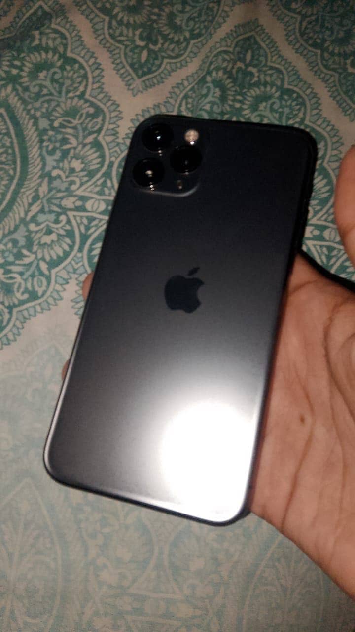 Apple iPhone 11 Pro 2