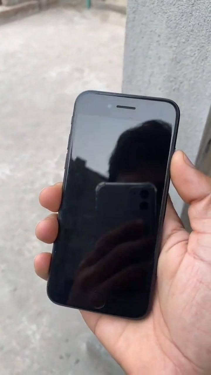 Apple iPhone 7 5