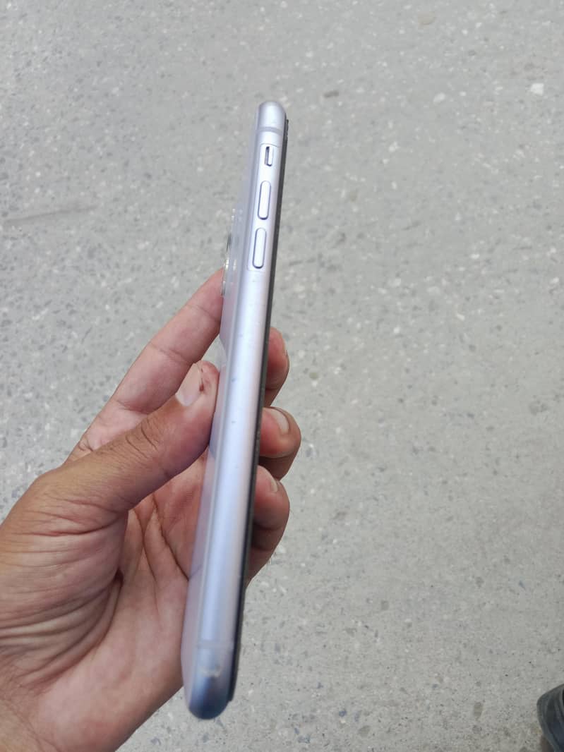 Apple iPhone 11 2