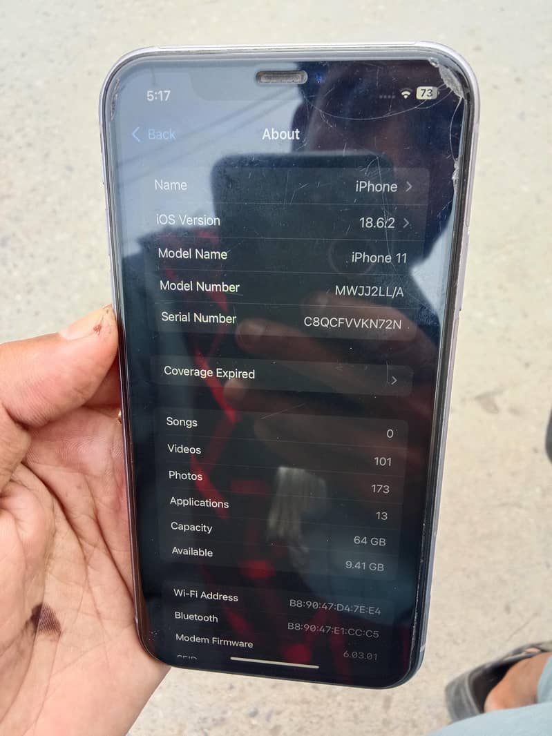 Apple iPhone 11 4