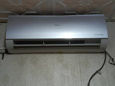 Haier AC.  urgent sale paso ki zrorat se sale krna hy