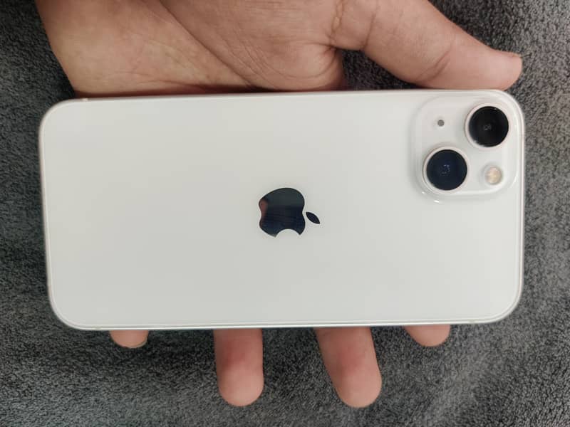 Apple iPhone 13 0