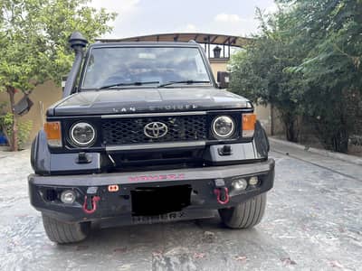Modified Toyota Land Cruiser 198403146873790