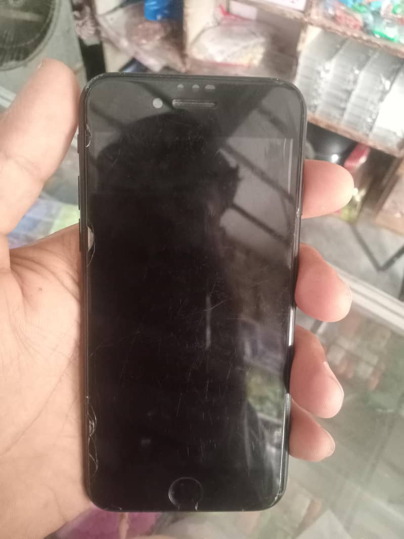 Apple iPhone 7 1