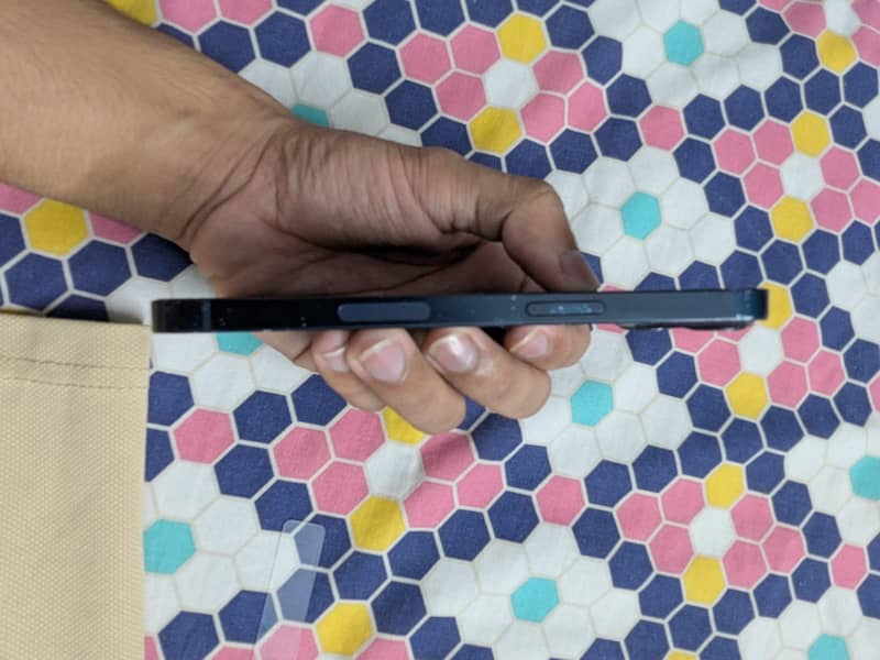 Apple iPhone 13 6