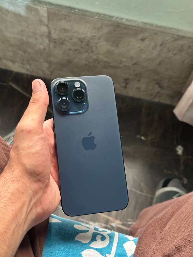 Apple iPhone 15 Pro Max 1