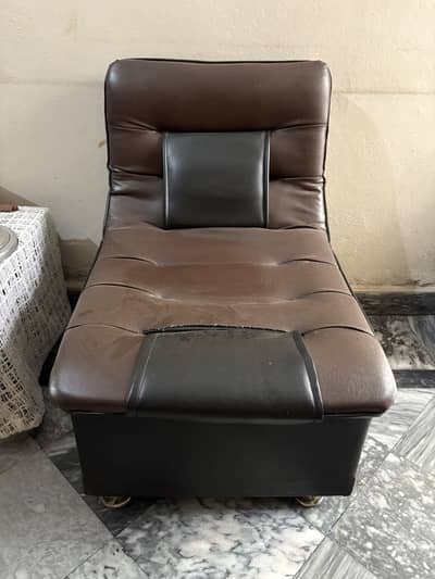 2 sofa chairs