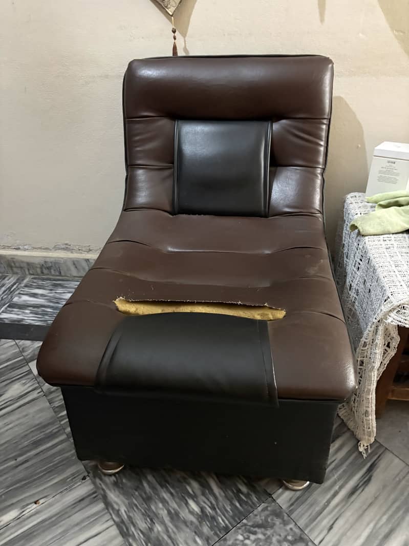 2 sofa chairs 4