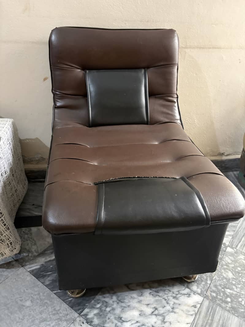 2 sofa chairs 5
