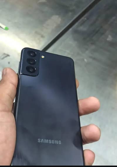 Samsung Mobile S21 8/256 exchange possible with OnePlus devices