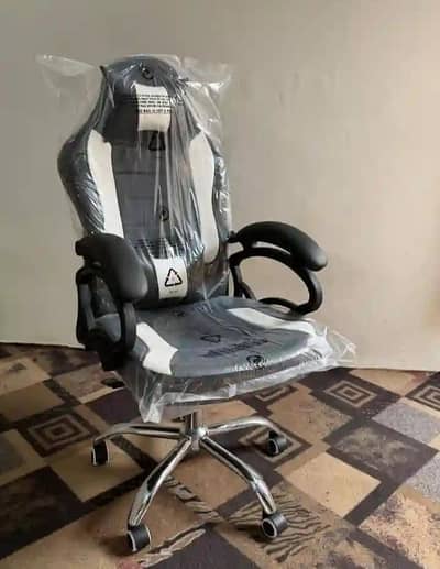 Beautiful Gaming chair free cash in delivery in Lahore