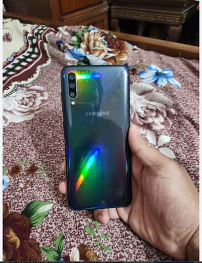 Samsung Mobile A70