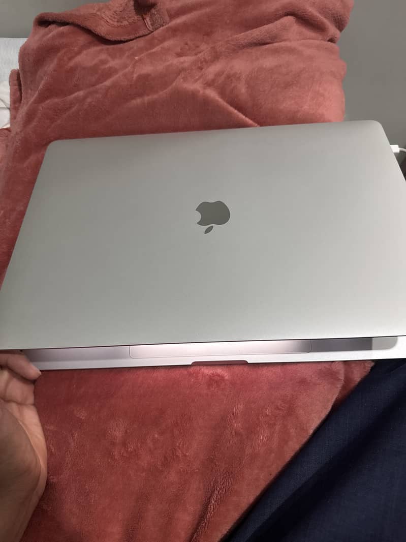 MacBook pro 2019 3
