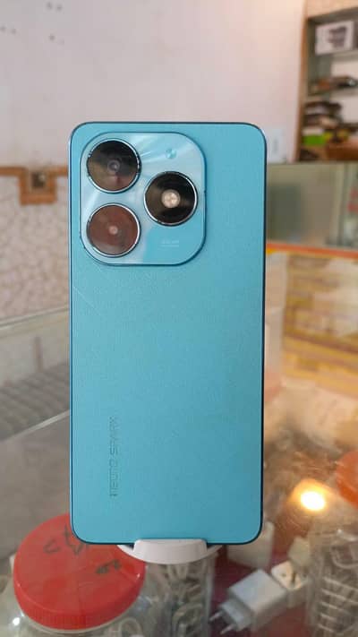 Tecno spark 20 8/256 just mobile condition 10/9 panel me shade hai
