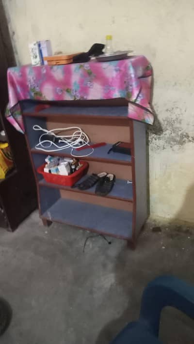 book rack bna le chahe shoes vgera rkhne k Liye le len