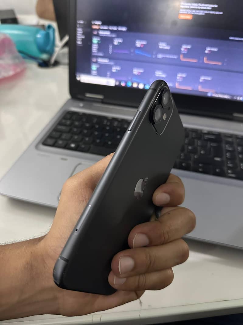 iPhone 11 2
