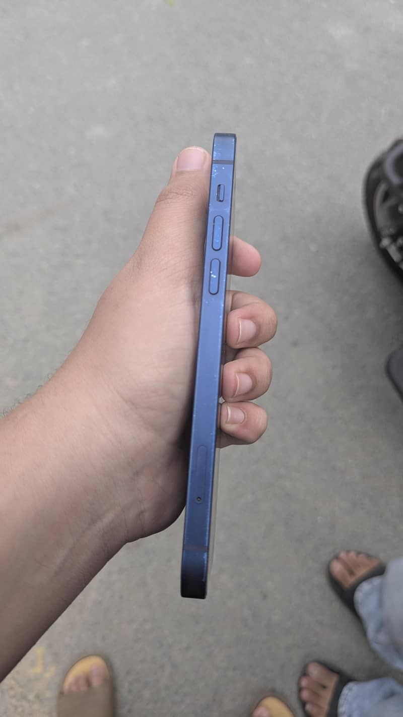Apple iPhone 12 2