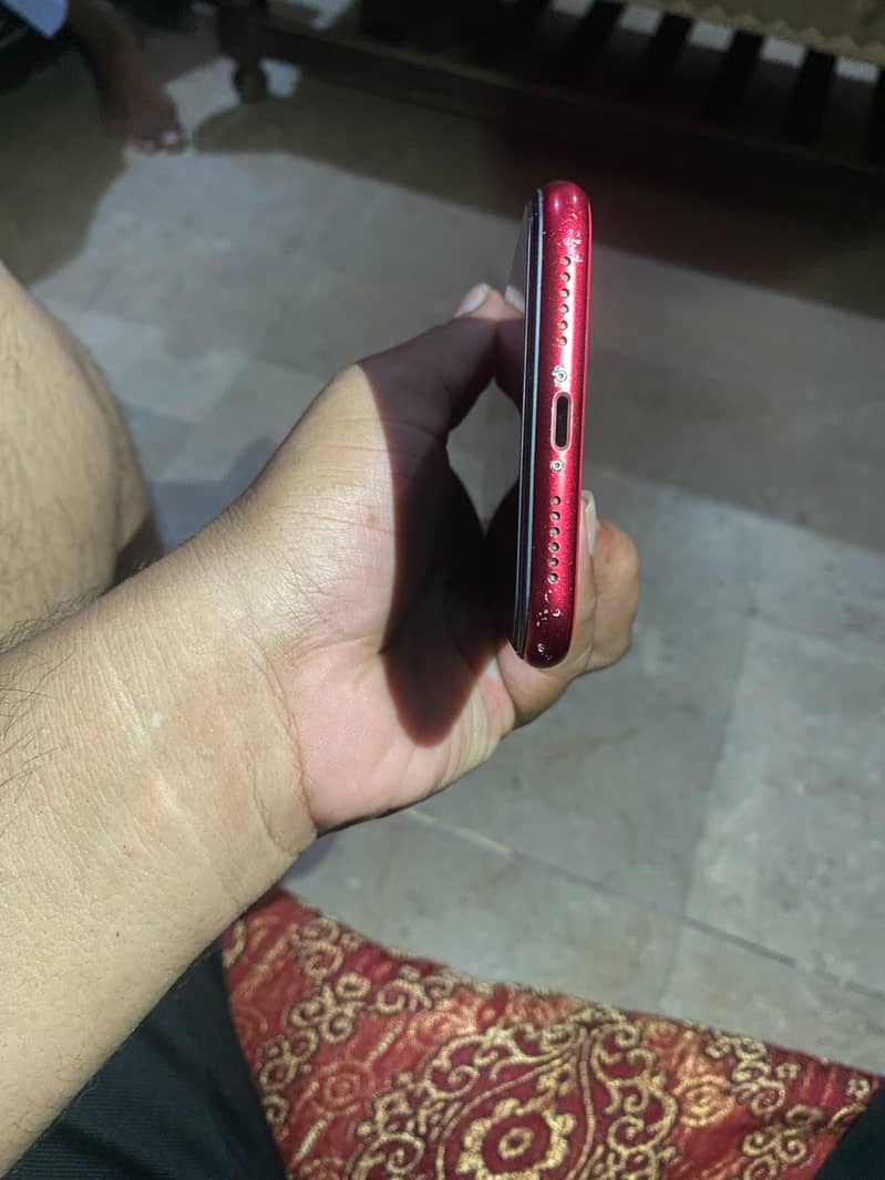 Apple iPhone 11 4