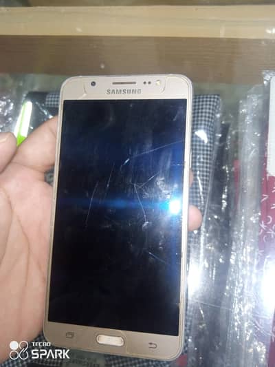 Samsung Mobile J7
