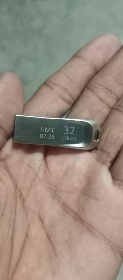 Urgent Sale: SanDisk Ultra Flair 32GB USB 3.1 (Brand New - Metal Body)