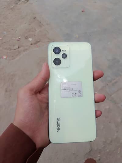 Realme C35