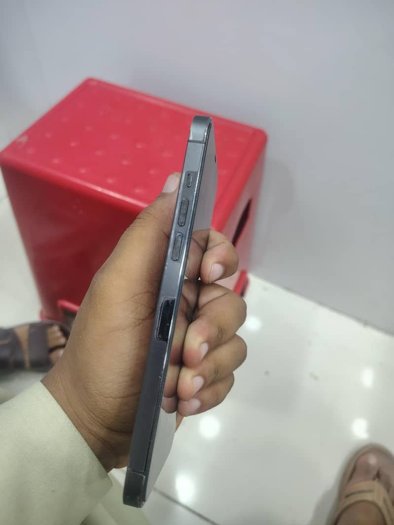 Apple iPhone 12 Pro Max 3