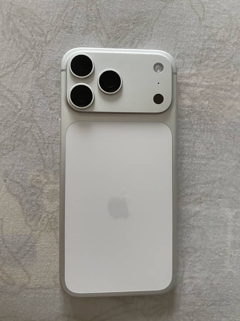 iPhone 17 pro max | like brand new| 256GB | 100% battery health 6