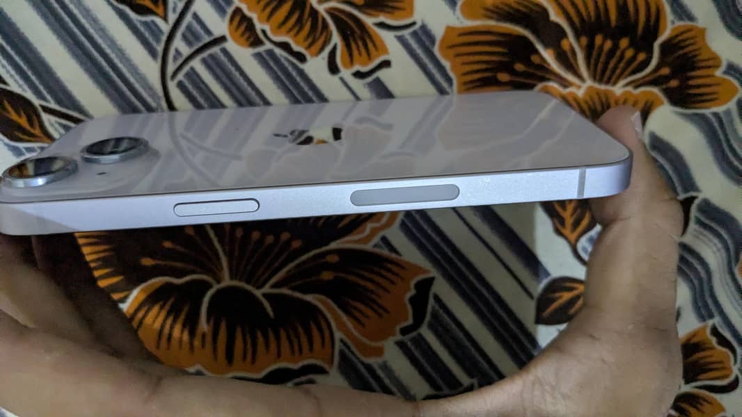 Apple iPhone 14 5