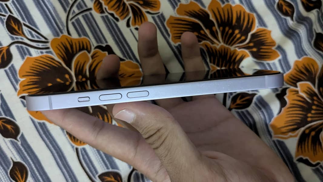 Apple iPhone 14 7