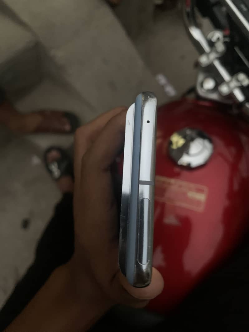 Google pixel 8 pro 4