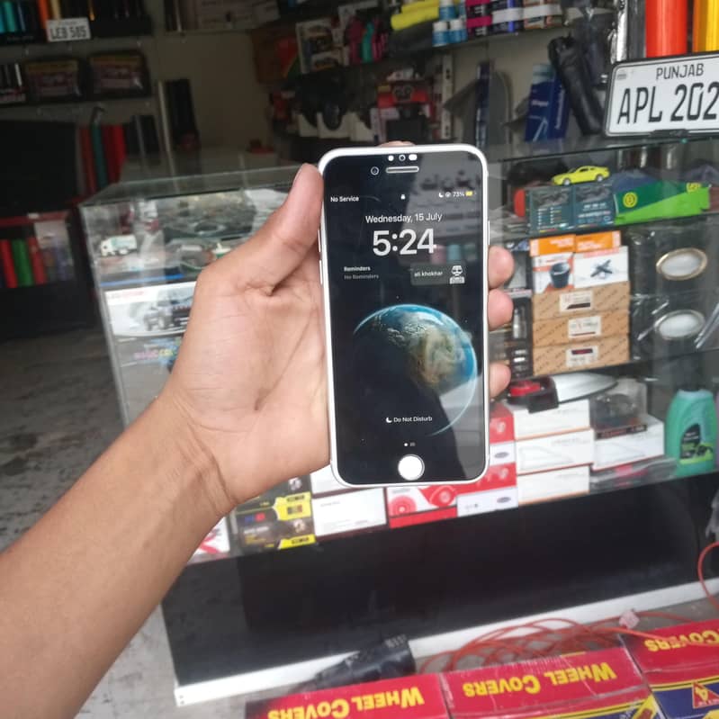 Apple iPhone 8 3