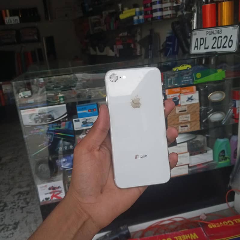 Apple iPhone 8 4