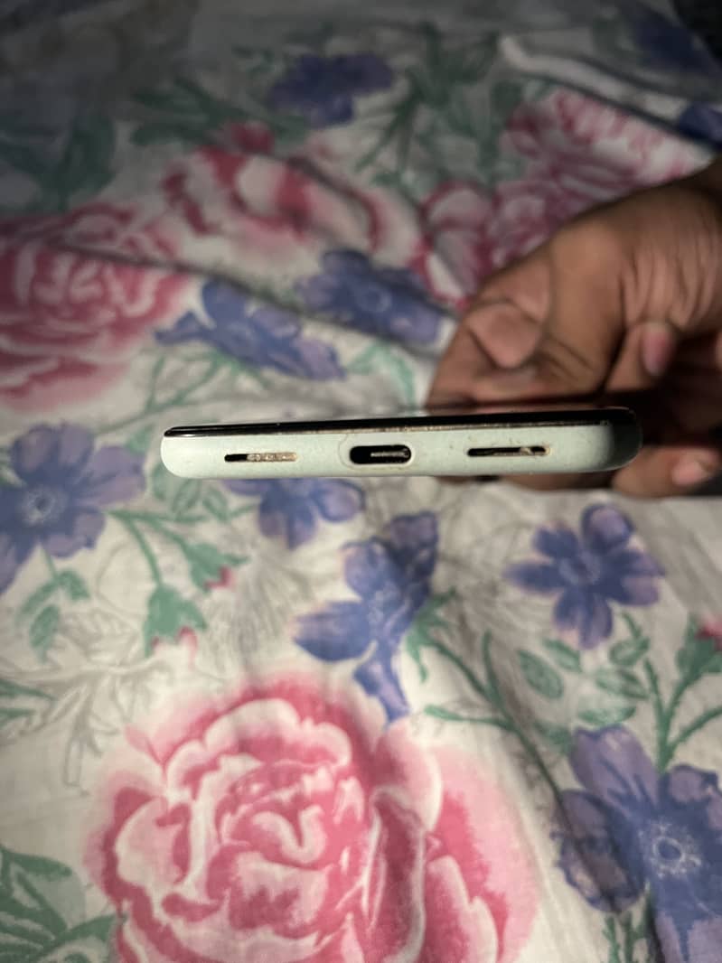 Google Pixel 5 4