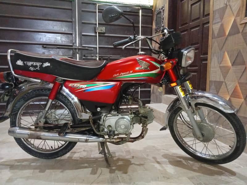 CD 70 Red 3