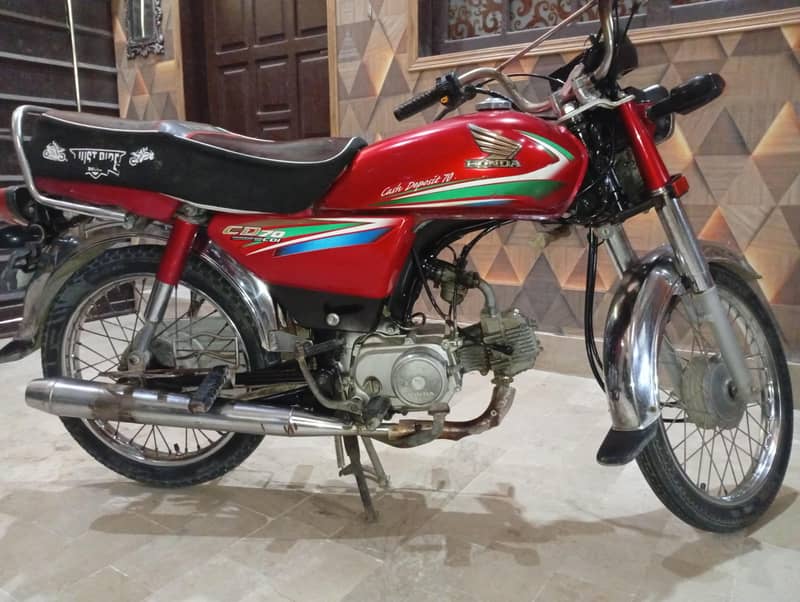 CD 70 Red 9
