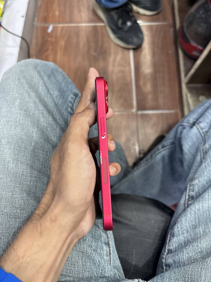 iPhone 14 3