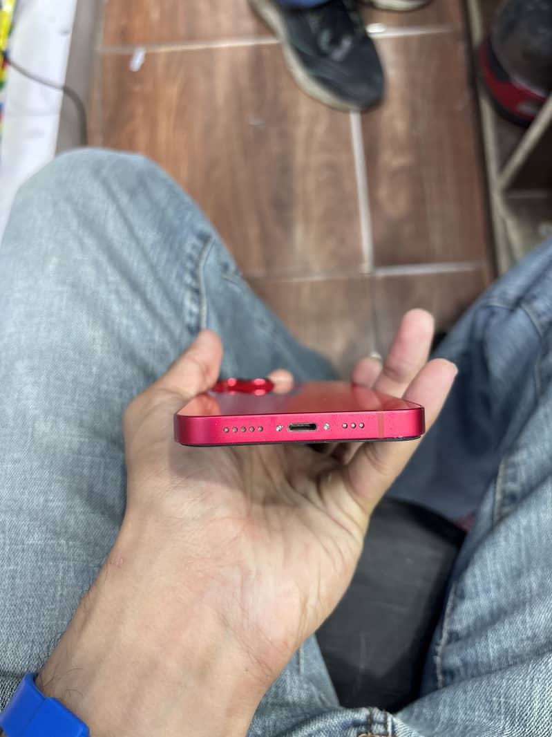 iPhone 14 4