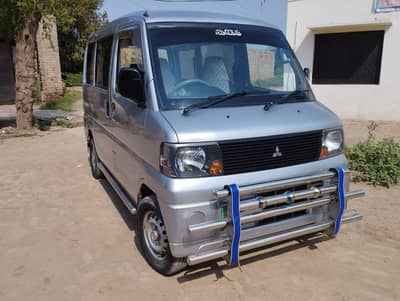 Suzuki Every Mitsubishi 2015. total genuine. .