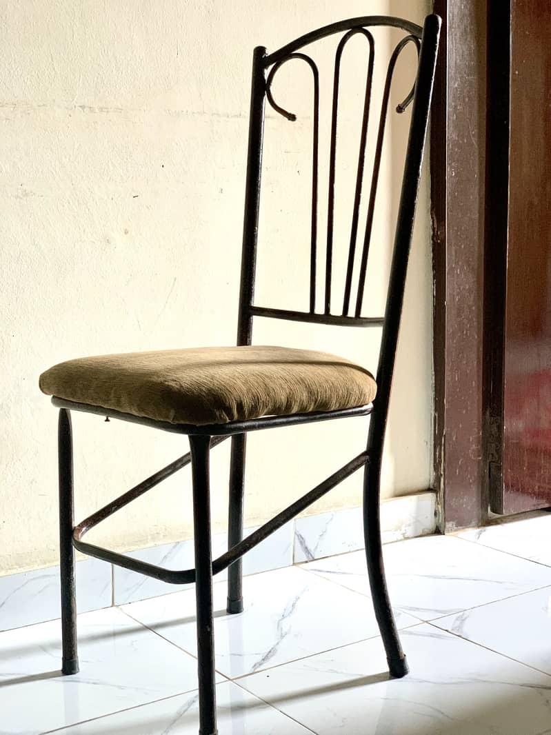 Dining table 0