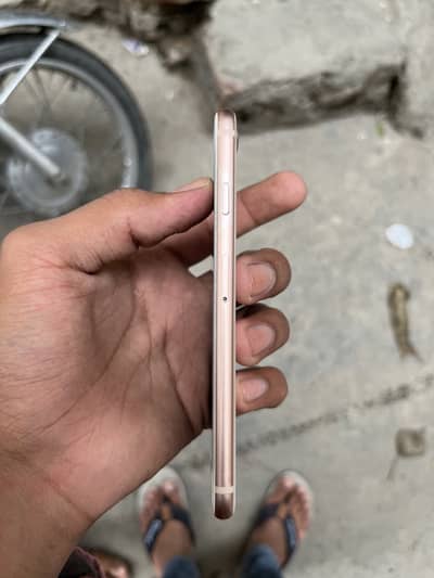 Apple iPhone 8