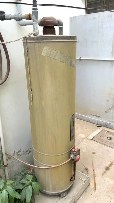 Large geyser excellent working