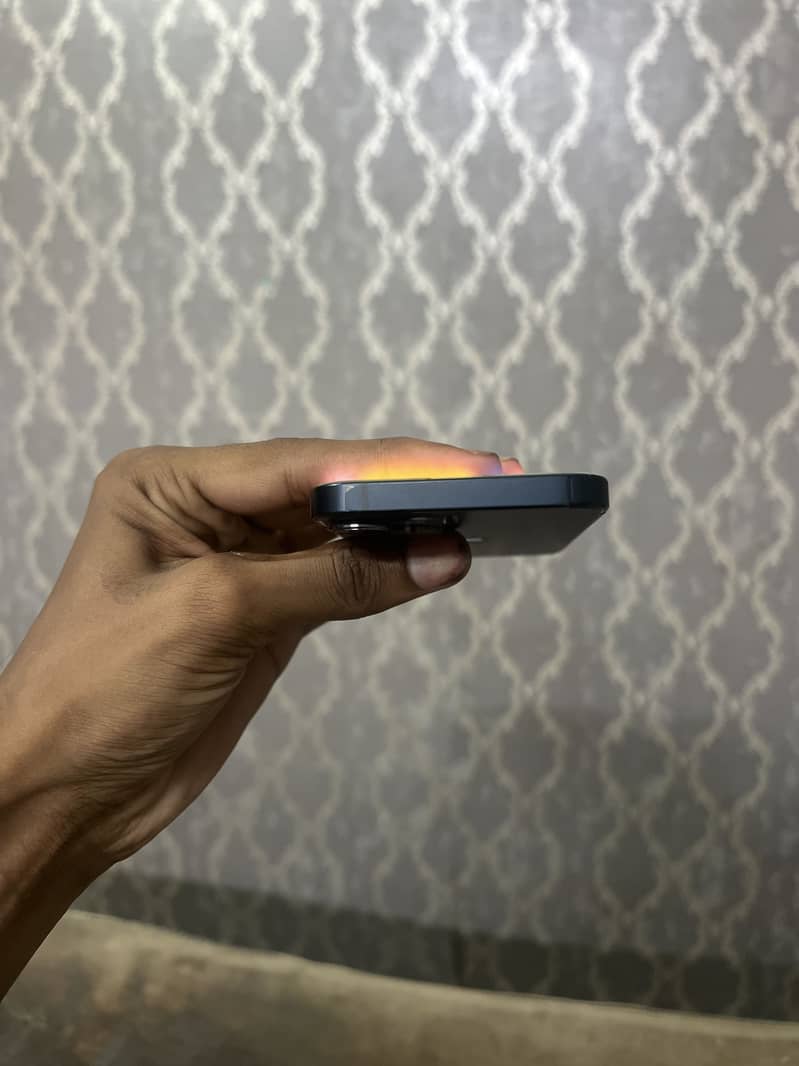 Apple iPhone 13 1