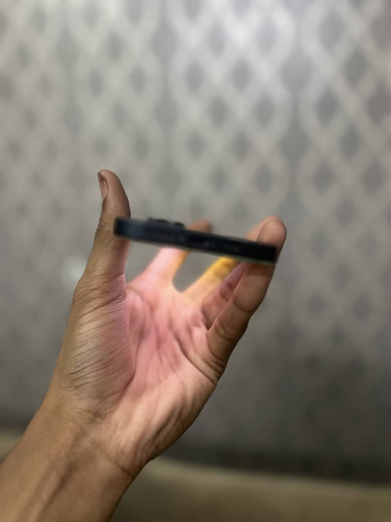 Apple iPhone 13 3