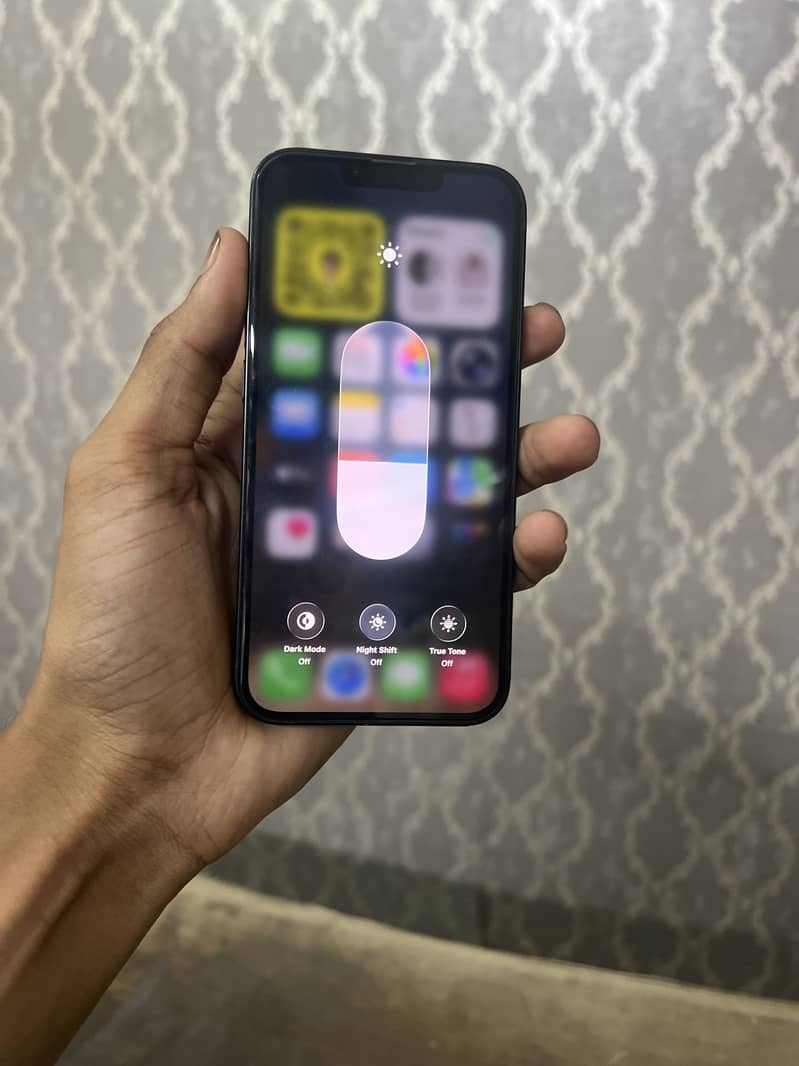 Apple iPhone 13 6